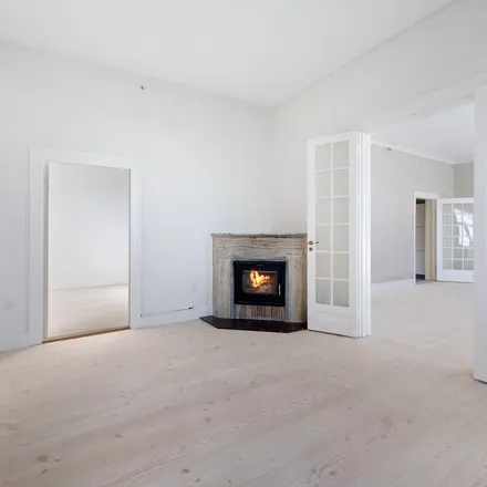 Rent this 5 bed apartment on Nørrevej 85A in 3070 Snekkersten, Denmark