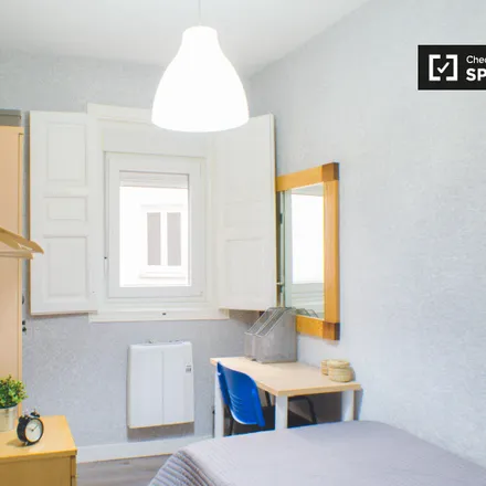 Rent this 5 bed room on Paseo de Santa María de la Cabeza in 9, 28045 Madrid