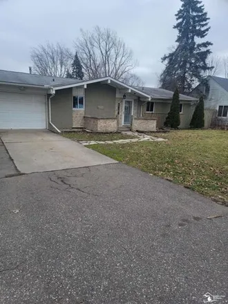 Buy this 3 bed house on 15093 Flanders Street in Southgate, MI 48195