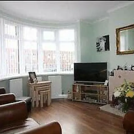Image 2 - Goodfellows, 256 Marsh Road, Luton, LU3 2RX, United Kingdom - Townhouse for rent