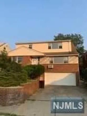 Rent this 2 bed house on 1550 12th Street in Fort Lee, NJ 07024