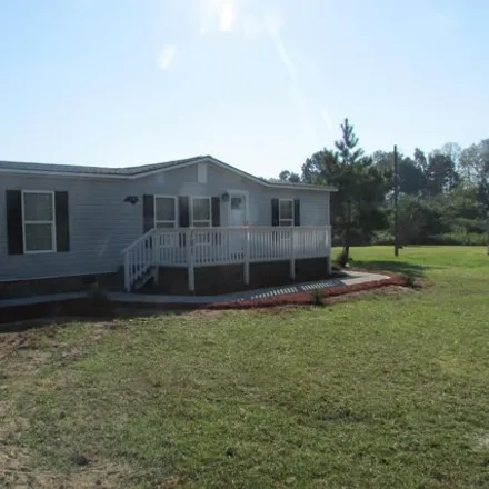 Buy this studio apartment on 125 Elkton Road in Bluefield, Bladen County