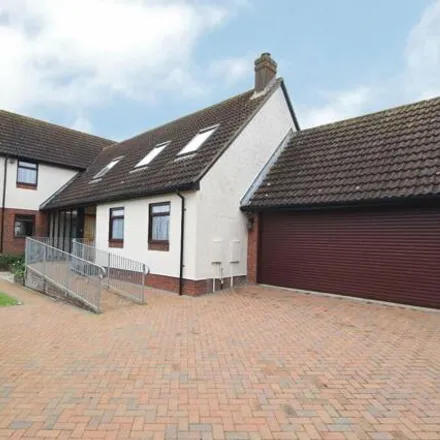 Buy this 6 bed house on Whetstone Close in Wolverton, MK13 7QT