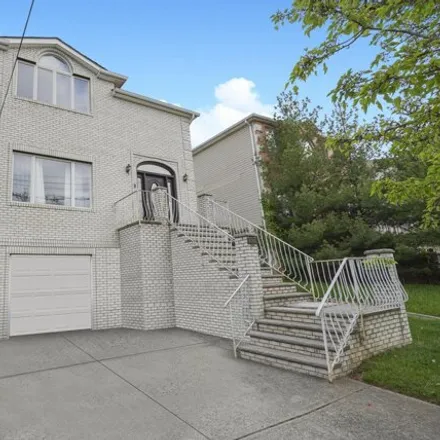 Buy this 3 bed house on 5795 Hylan Boulevard in New York, NY 10309