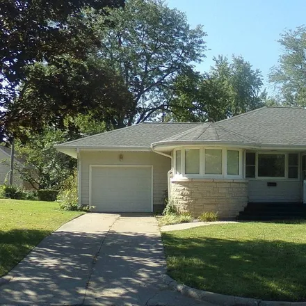 Buy this 2 bed house on 1400 North Street in Marysville, KS 66508