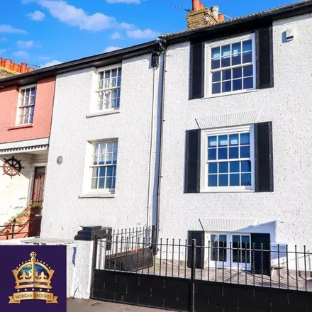 Rent this 4 bed townhouse on Eastern Esplanade Charged Bays in Eastern Esplanade, Southend-on-Sea