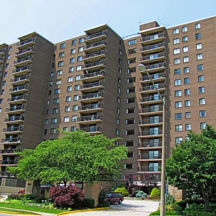 Image 1 - Hallmark Condominium, 200 North Pickett Street, Alexandria, VA 22304, USA - Condo for sale