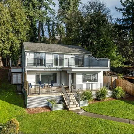 Buy this 3 bed house on 17507 Southeast Roethe Place in Portland, OR 97267