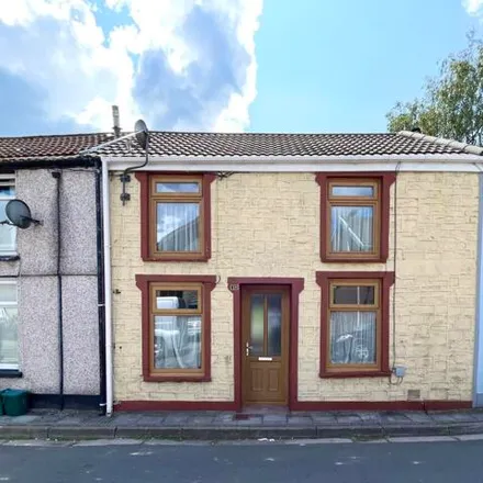 Buy this 3 bed townhouse on Hen-Dy-Cwrdd Chapel in Mount Pleasant Street, Trecynon