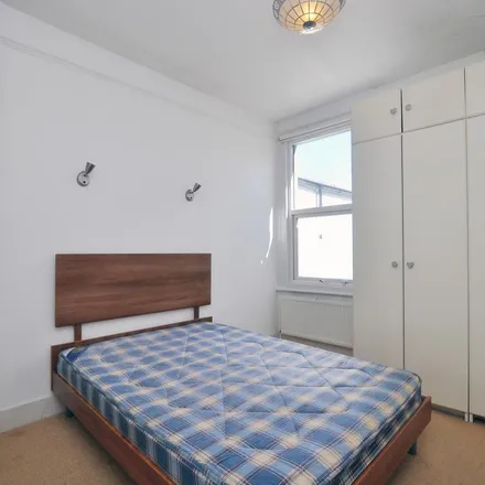 Image 3 - Kent Road, London, W4 5EY, United Kingdom - Apartment for rent