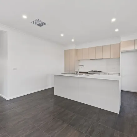 Rent this 3 bed apartment on Waratah Road in Huntly VIC 3551, Australia
