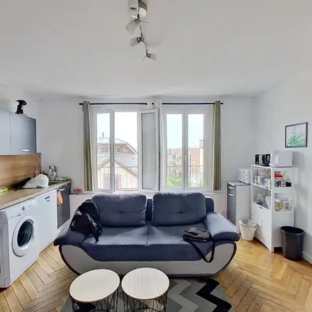 Rent this 3 bed apartment on 55 Rue de Trigauville in 76600 Le Havre, France