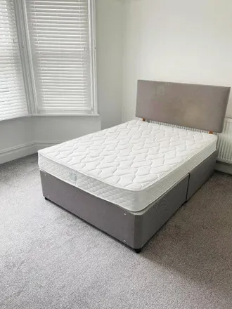 Rent this 1 bed room on Avondale Road in London, CR2 6JE