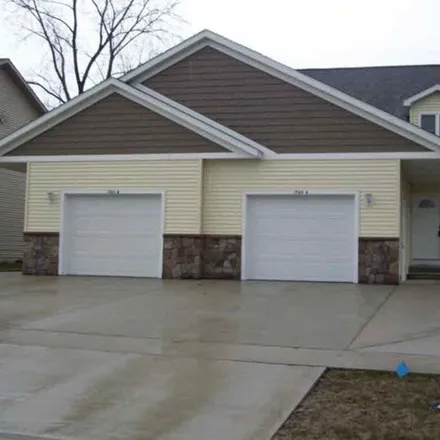 Rent this 3 bed house on 1512 Illinois Drive in Midland, MI 48642