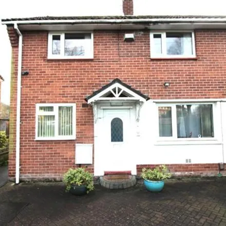 Buy this 3 bed duplex on Martinscroft Road in Wythenshawe, M23 2ZW