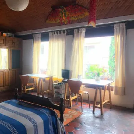 Rent this studio house on Calle Ocotepec in Reforma, 62240 Cuernavaca