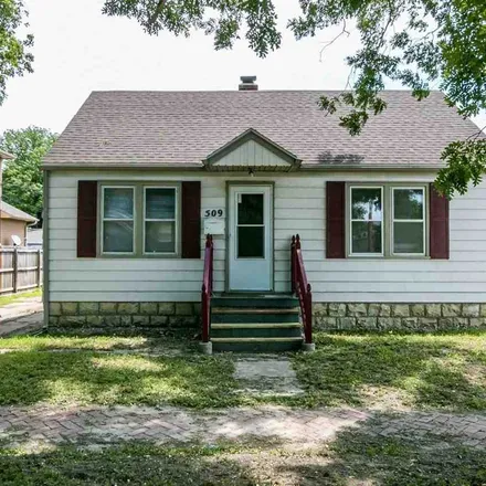 Buy this 4 bed house on 509 South Juliette Avenue in Manhattan, KS 66502