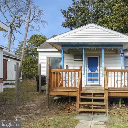 Buy this 2 bed house on 7472 East Side Road in Birch Town, Chincoteague