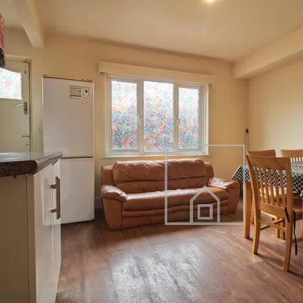 Rent this 5 bed house on Mayville Avenue in Leeds, LS6 1NQ