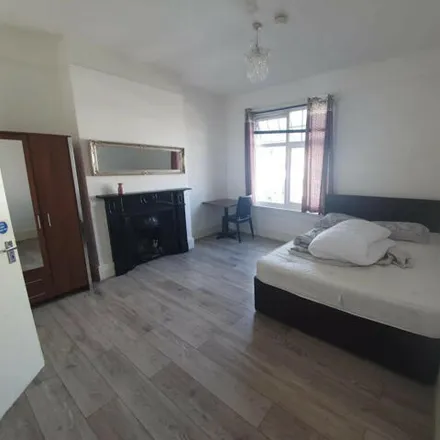 Image 1 - Bradley Close, London, SM2 6BG, United Kingdom - Apartment for rent