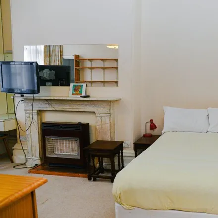 Image 3 - 25 St Anns Villas, London, W11 4RT, United Kingdom - Apartment for rent