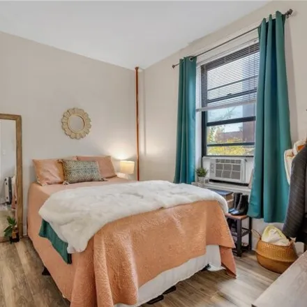 Image 5 - 42-10 34th Avenue, New York, NY 11101, USA - House for sale
