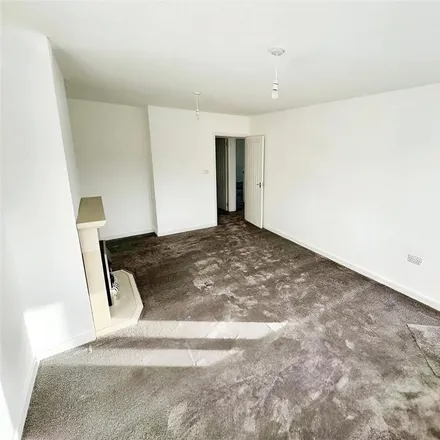 Image 2 - East Bank Ride, Forsbrook, ST11 9DS, United Kingdom - Duplex for rent