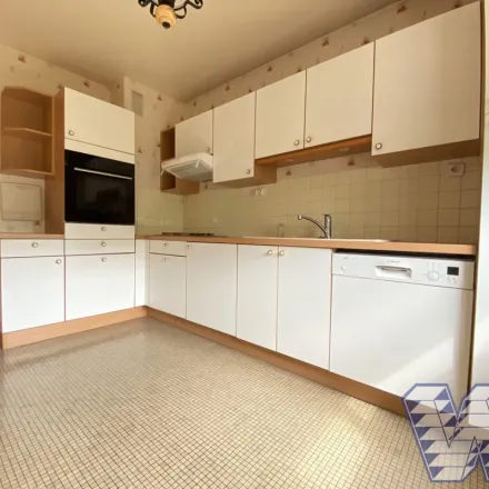 Rent this 4 bed apartment on 1 Rue de Chatillon in 91170 Viry-Châtillon, France