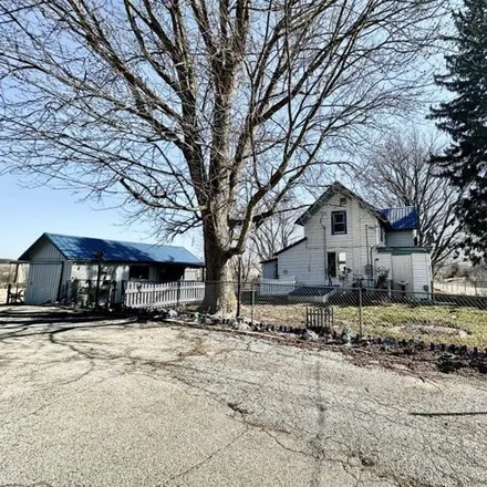 Image 3 - IL 64, Mount Carroll, IL 61074, USA - House for sale