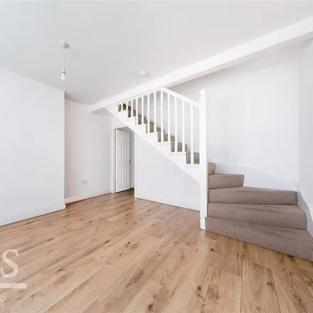 Rent this 2 bed townhouse on Fawcett Road in London, CR0 1SP
