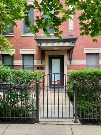 Image 1 - 644 West Oak Street, Chicago, IL 60610, USA - House for rent