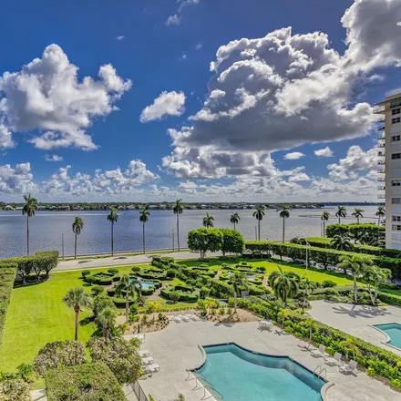 Buy this 2 bed condo on 1701 South Flagler Drive in West Palm Beach, FL 33401