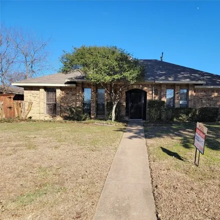 Rent this 3 bed house on 1086 North Yale Boulevard in Richardson, TX 75081