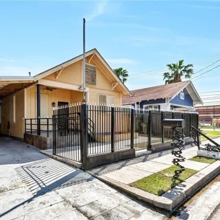 Image 3 - 3871 Avenue Q ½, Galveston, TX 77550, USA - House for rent