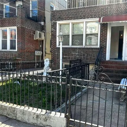 Image 2 - 21-17 29th Street, New York, NY 11105, USA - House for rent