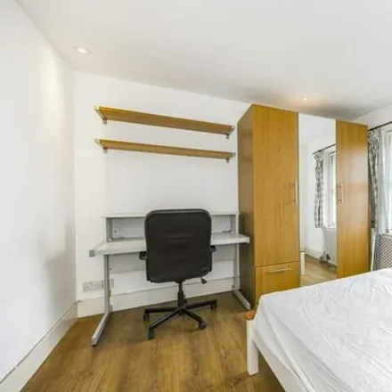 Image 5 - Dreamtel London Kensington, 32-36 Hogarth Road, London, SW5 0QQ, United Kingdom - Apartment for rent