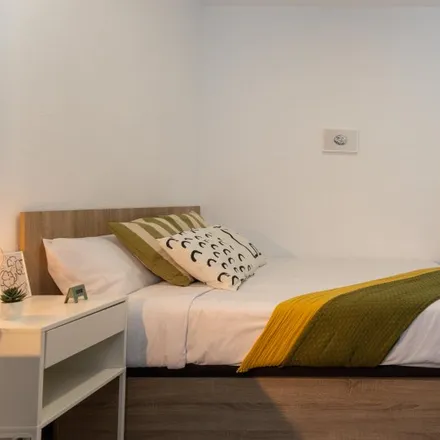 Rent this 5 bed room on Carrer de Pizarro in 46004 Valencia, Spain
