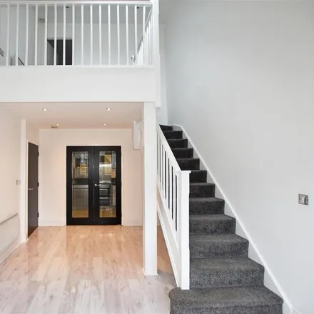 Image 2 - Dorey House, Tallow Road, London, TW8 8LB, United Kingdom - Apartment for rent