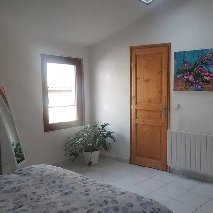 Rent this 3 bed house on 04120 Castellane