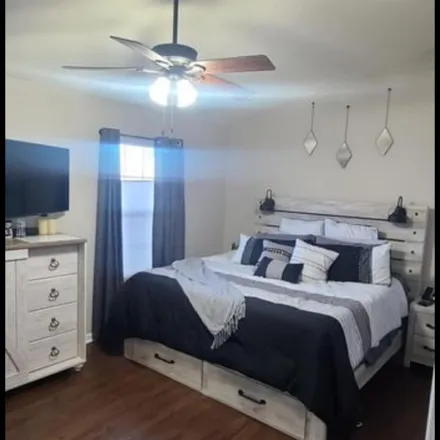 Rent this 1 bed room on 420 Nikki Terrace Southeast in Leesburg, VA 20175