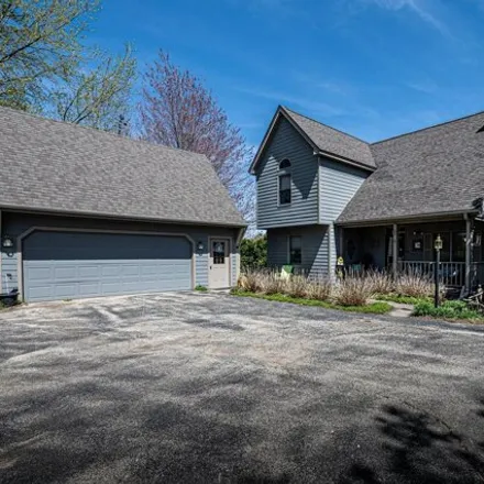 Buy this 3 bed house on 18 Beacon Trail in Guilford Township, Jo Daviess County