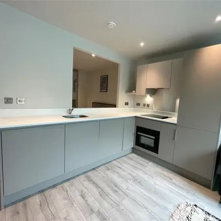 Rent this studio loft on Wokingham Road in Bracknell, RG42 1AJ