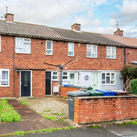 Buy this 3 bed townhouse on Lowther Drive in Selby, YO8 8DP