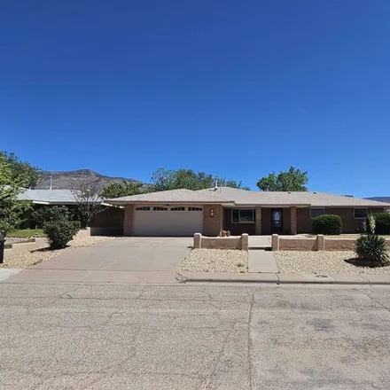 Buy this 3 bed house on 1510 Crescent Drive in Alamogordo, NM 88310