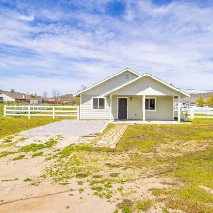 Buy this 3 bed house on 18469 Sulky Lane in Stallion Springs, Kern County