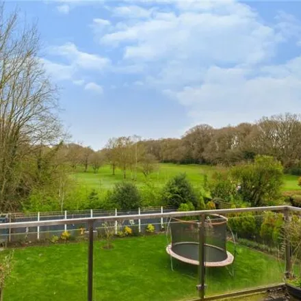 Image 4 - Sunset View, Barnet, Hertfordshire, En5 - House for sale