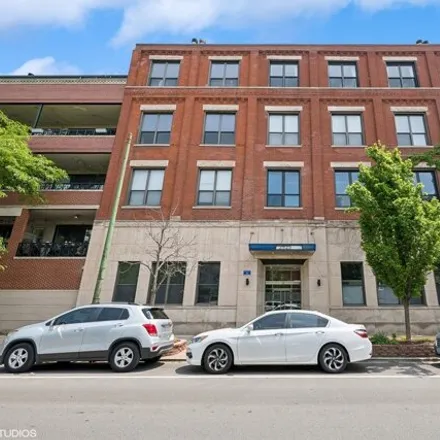 Buy this 2 bed condo on 2525 North Sheffield Avenue in Chicago, IL 60614