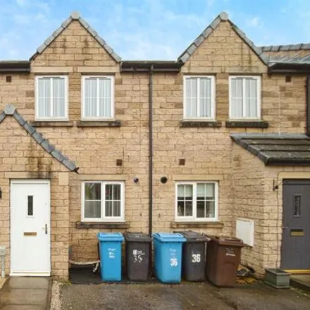 Buy this 3 bed townhouse on Lambwath Hall Court in Hull, HU7 4WN