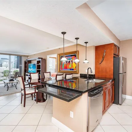 Image 3 - 2699 Collins Avenue, Miami Beach, FL 33140, USA - Apartment for rent