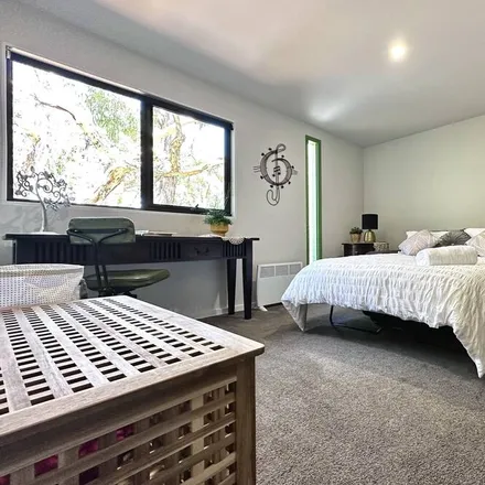 Rent this 2 bed house on Melbourne VIC 3936